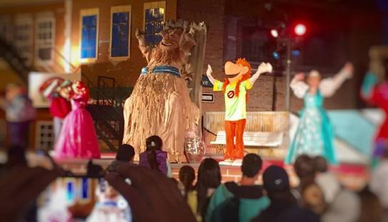 El SHOW DE CARA DE BARRO Y LOS PERSONAJES DEL PARQUE